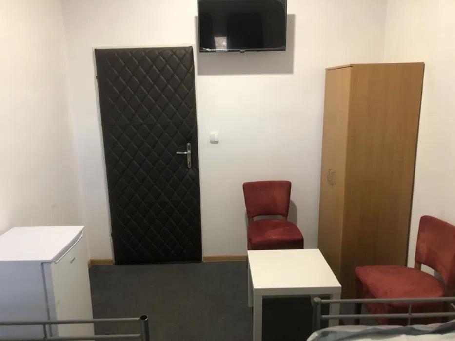 Hostel Leszno Ul.Uslugowa Extérieur photo